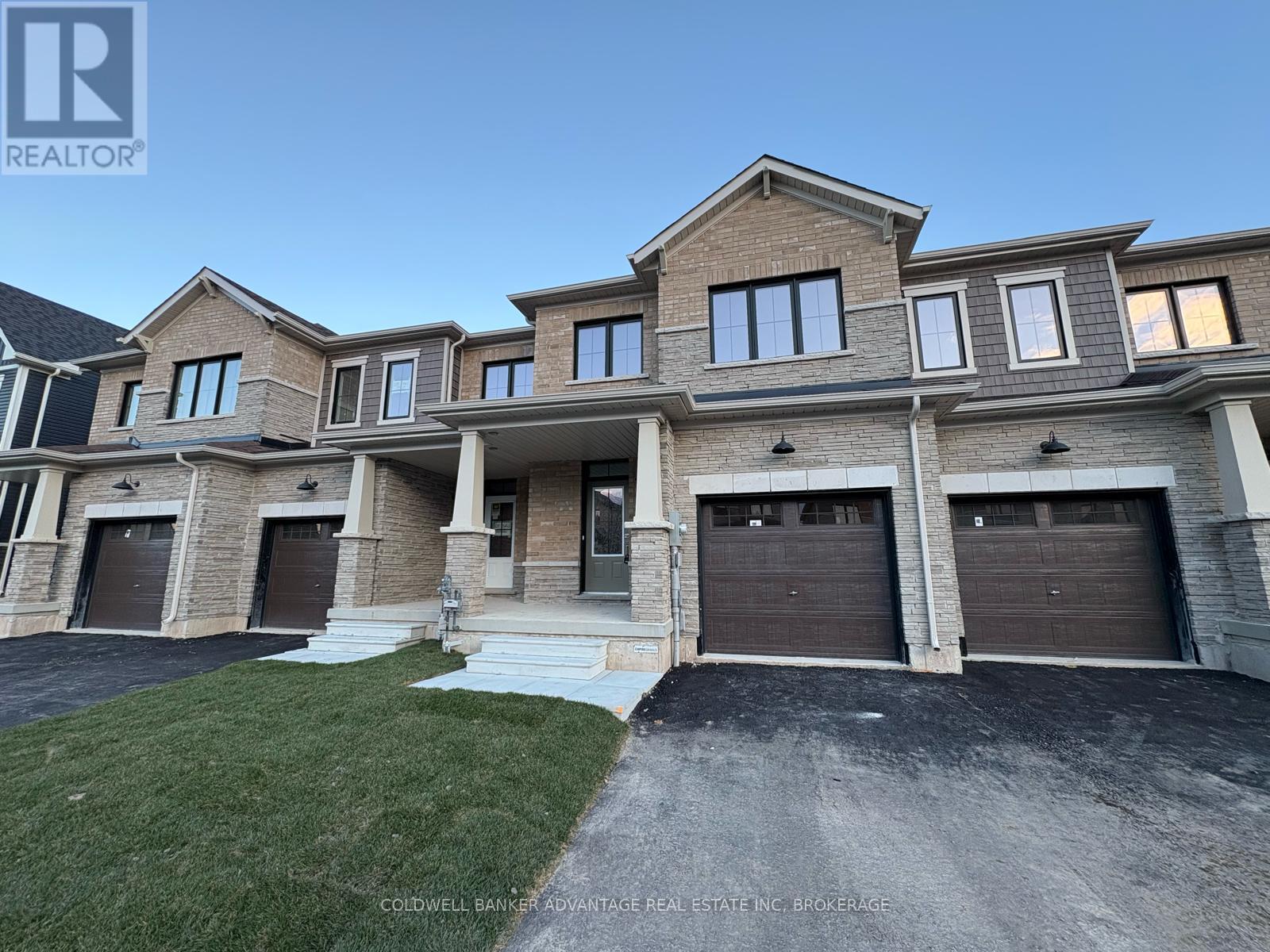 216 Port Crescent Property Photo 1