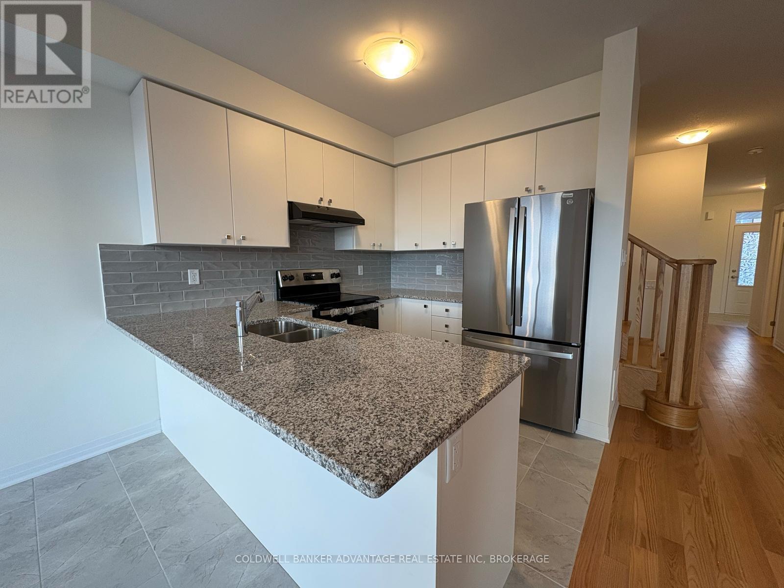 216 Port Crescent Property Photo 7