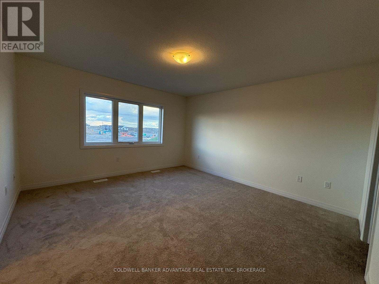 216 Port Crescent Property Photo 12