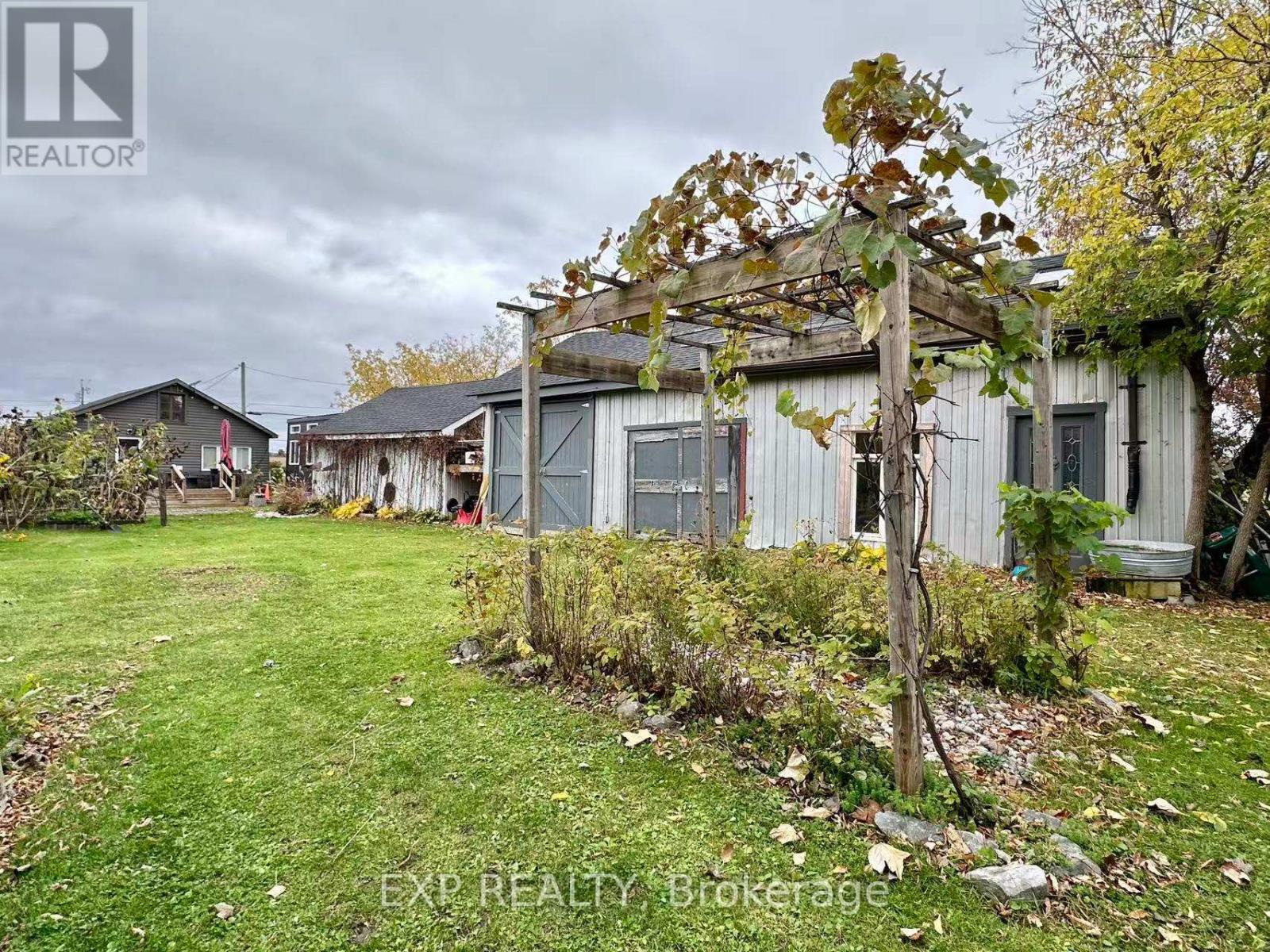 460 River Road Property Photo 9