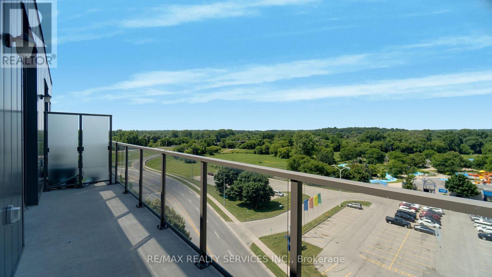 811 - 7 Erie Avenue Property Photo 18