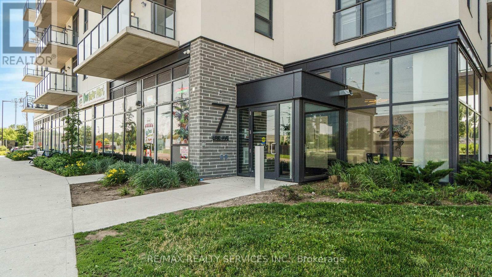 811 - 7 Erie Avenue Property Photo 27