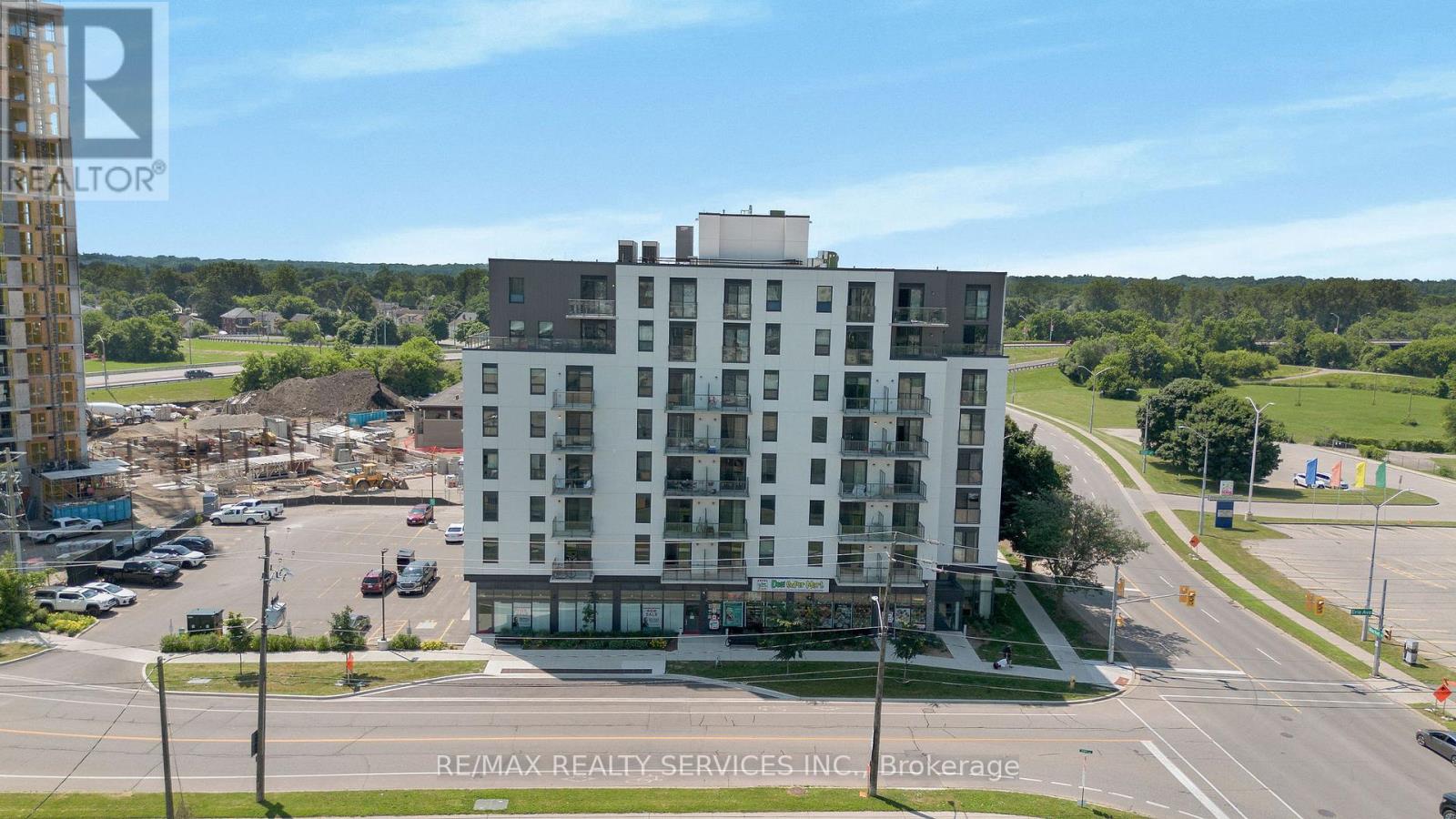 811 - 7 Erie Avenue Property Photo 28