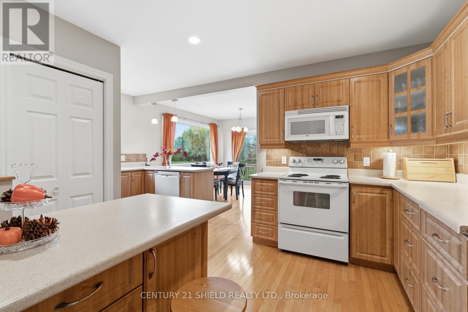 19634 Marcoux Road Property Photo 11