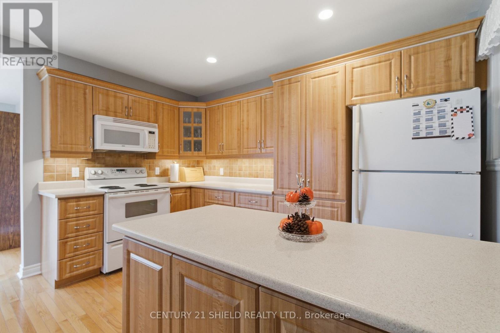19634 Marcoux Road Property Photo 15