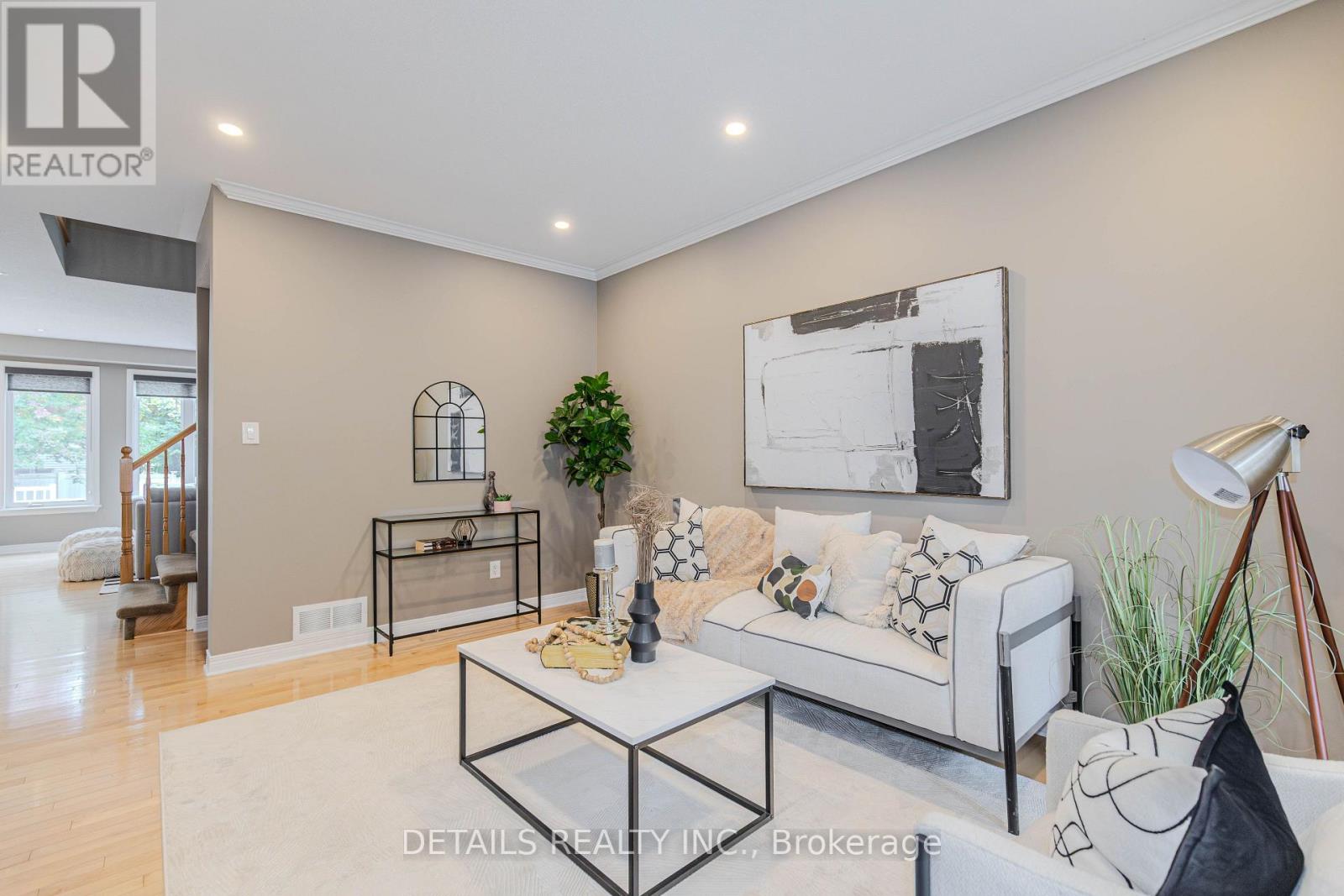 703 Kilmar Crescent Property Photo 8