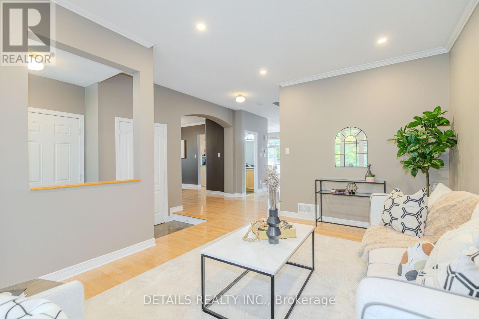 703 Kilmar Crescent Property Photo 9