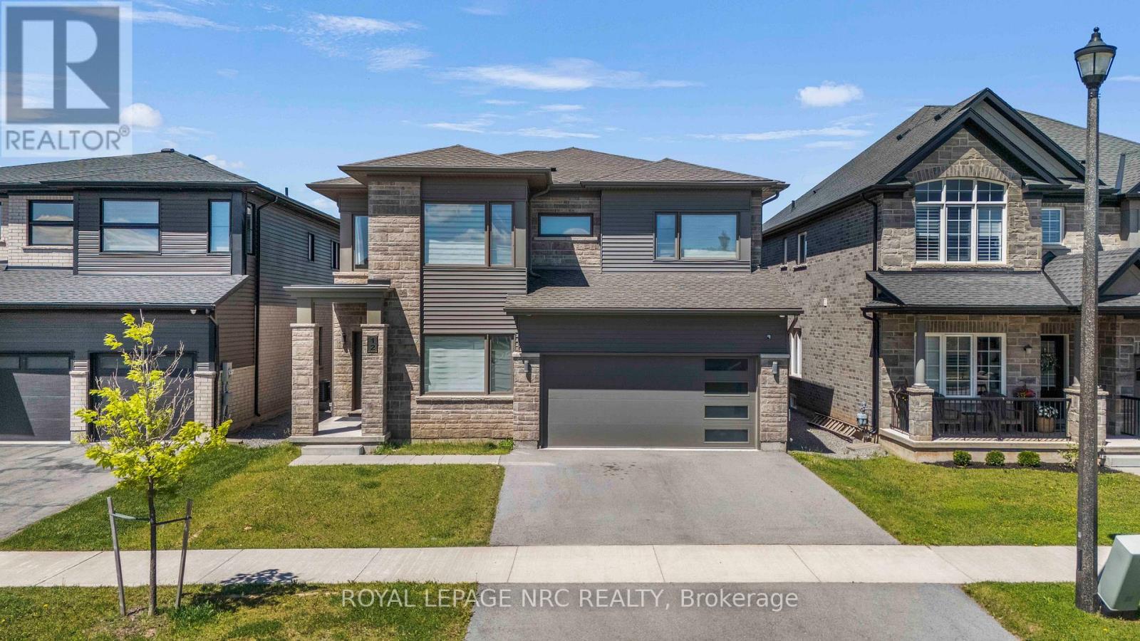 12 Swan Avenue Property Photo 1