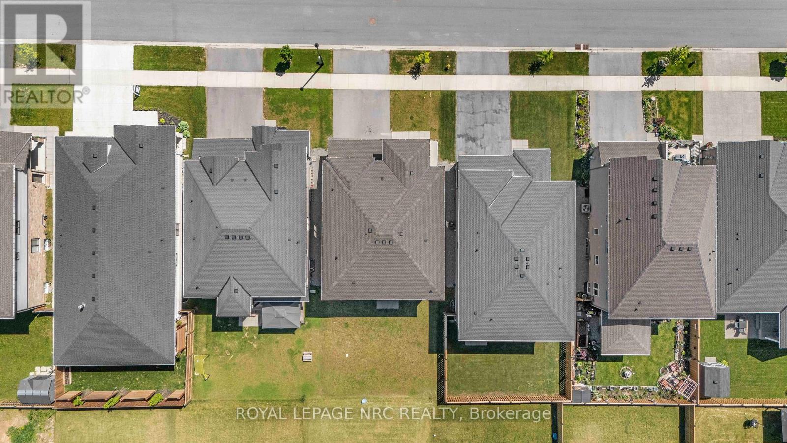 12 Swan Avenue Property Photo 4
