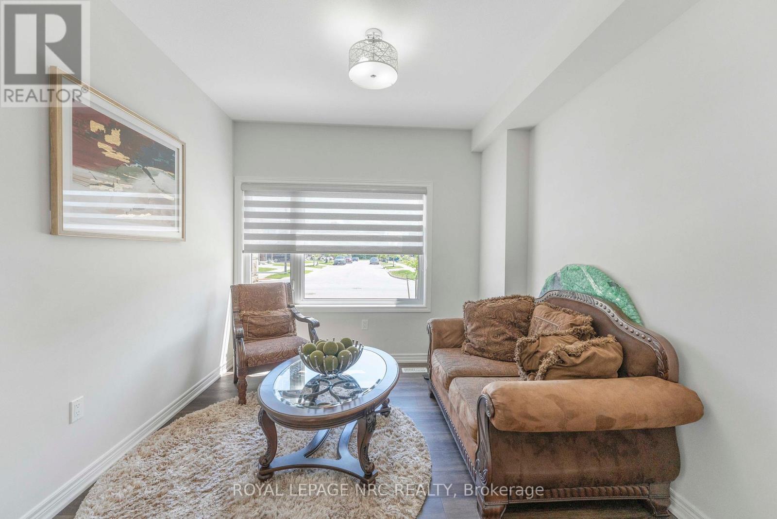 12 Swan Avenue Property Photo 6