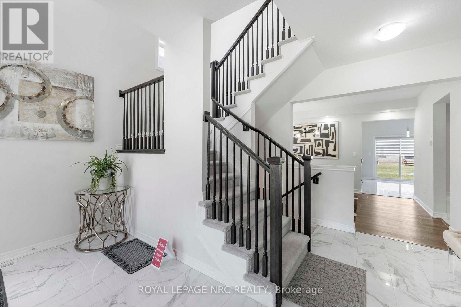 12 Swan Avenue Property Photo 7