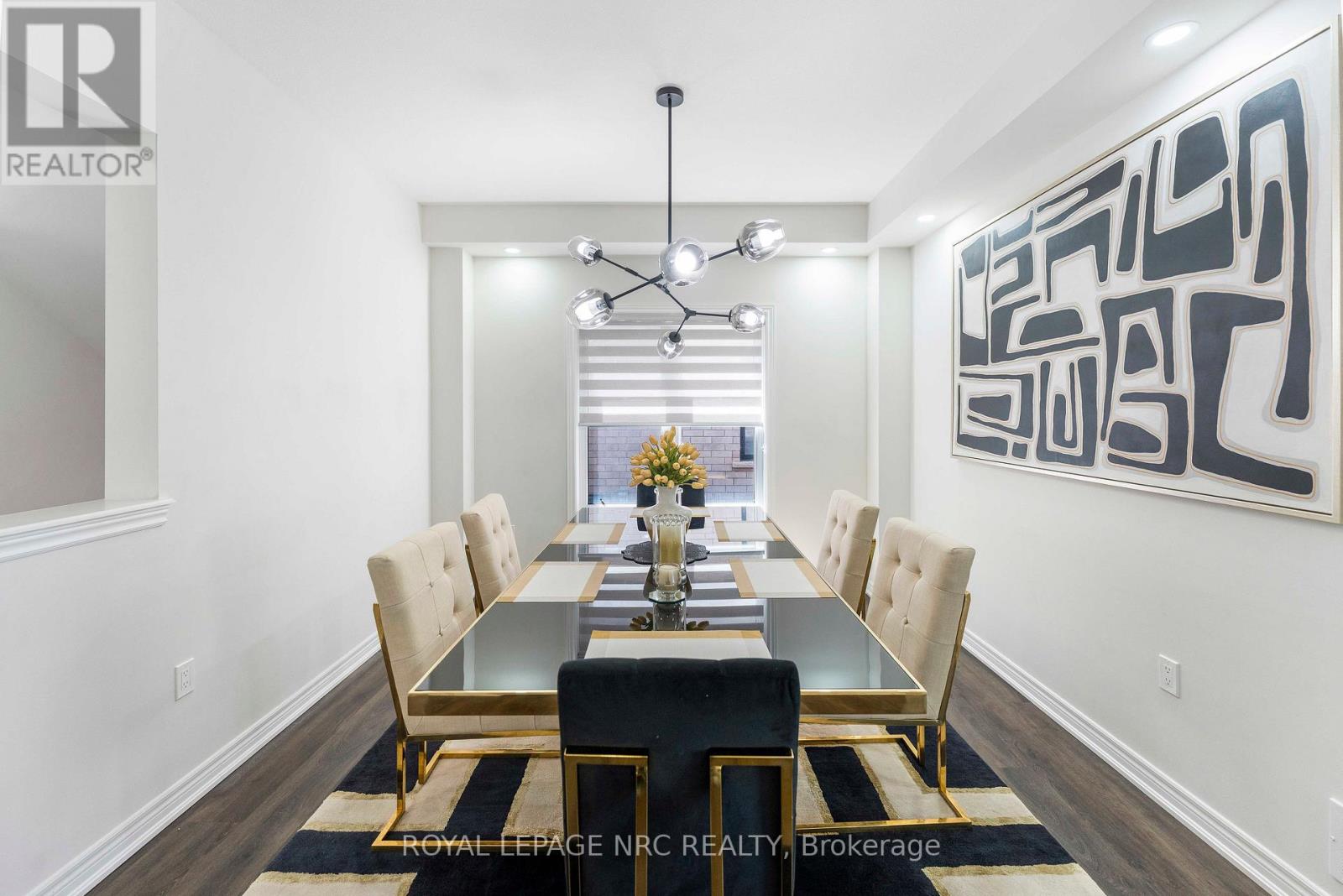 12 Swan Avenue Property Photo 9