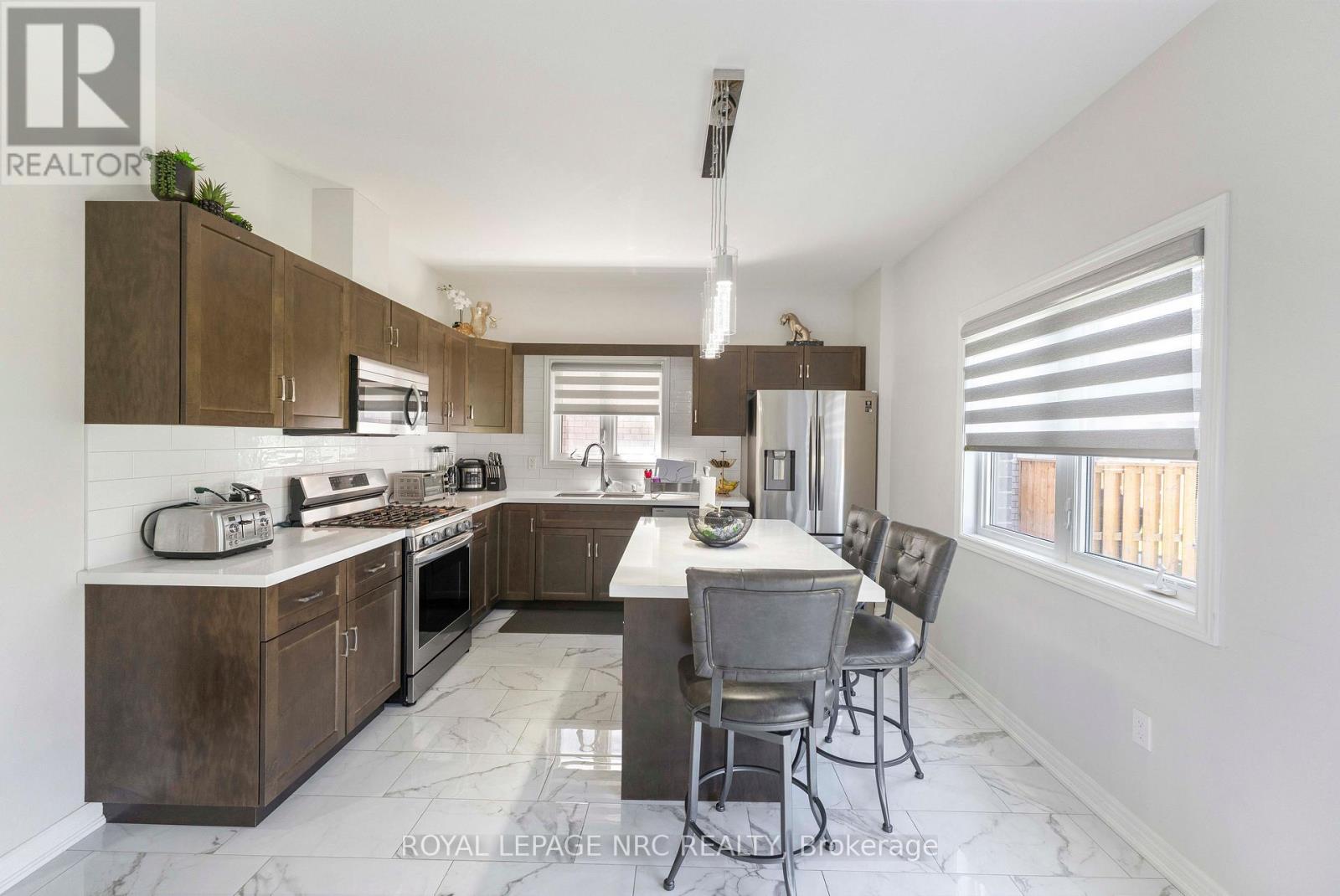 12 Swan Avenue Property Photo 12
