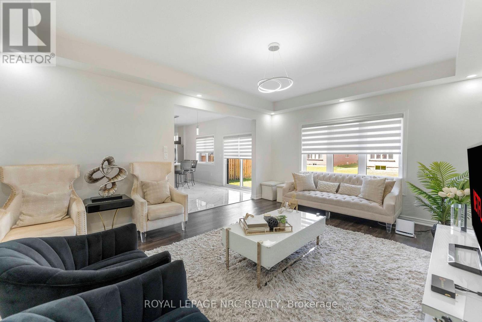 12 Swan Avenue Property Photo 17