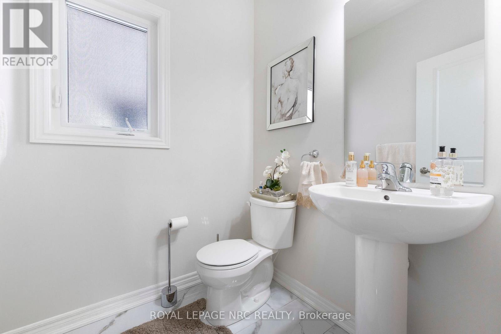 12 Swan Avenue Property Photo 19