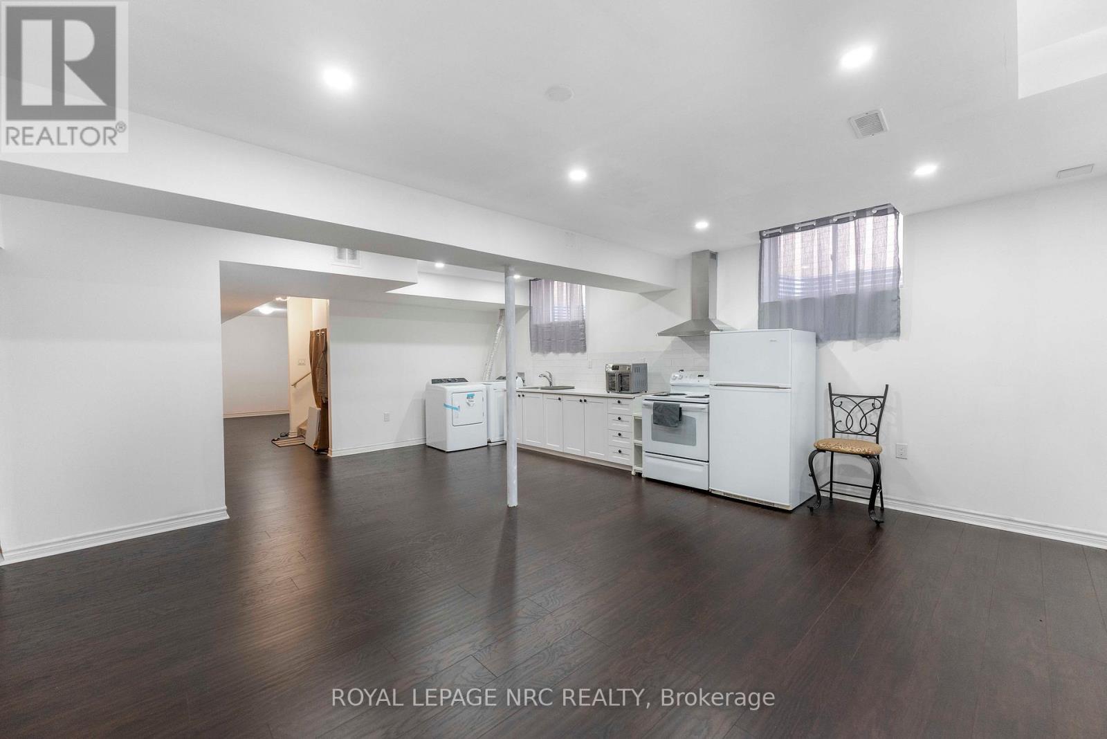 12 Swan Avenue Property Photo 39