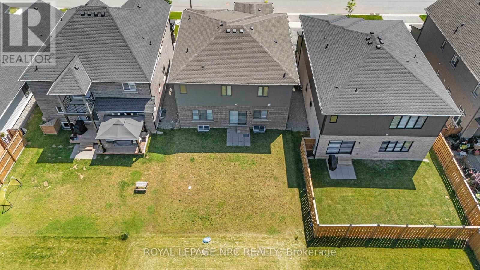 12 Swan Avenue Property Photo 45