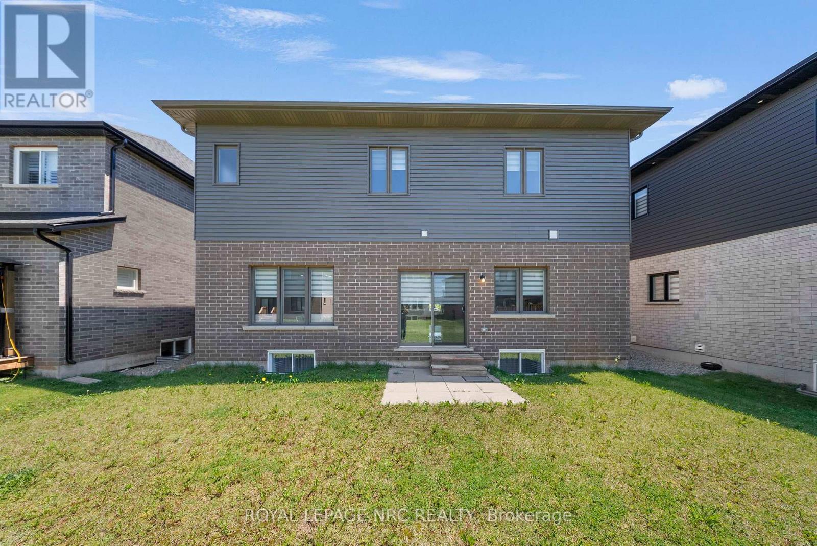 12 Swan Avenue Property Photo 46