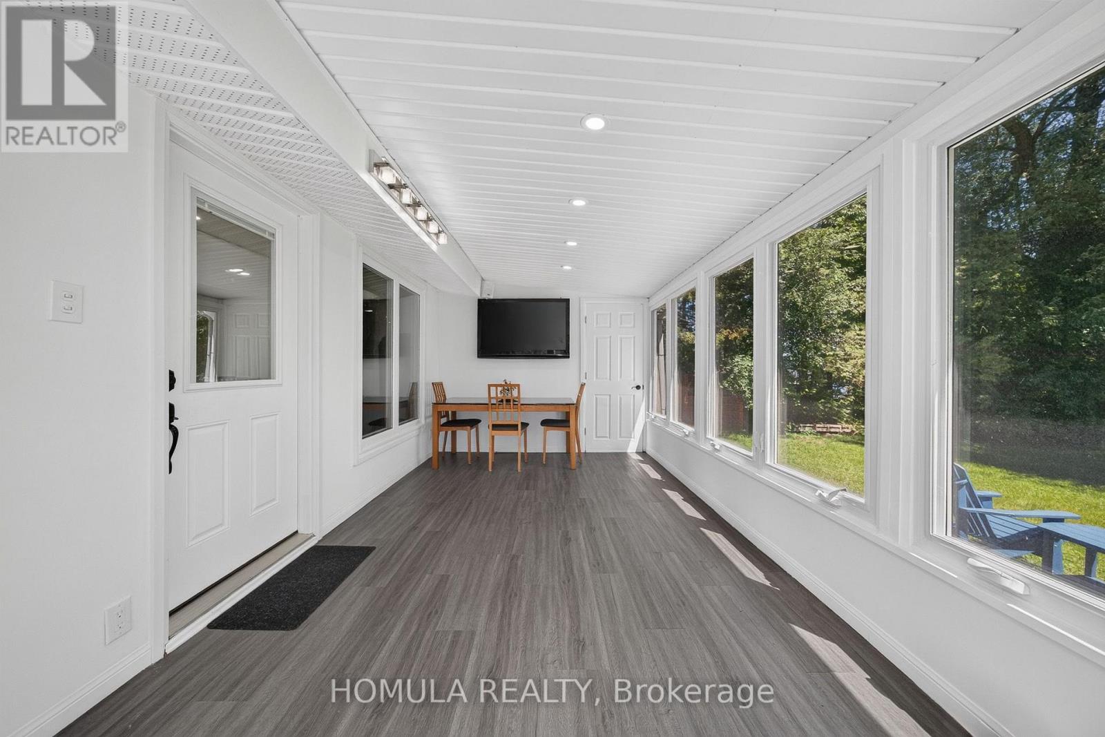 24 Riverside Drive Property Photo 13