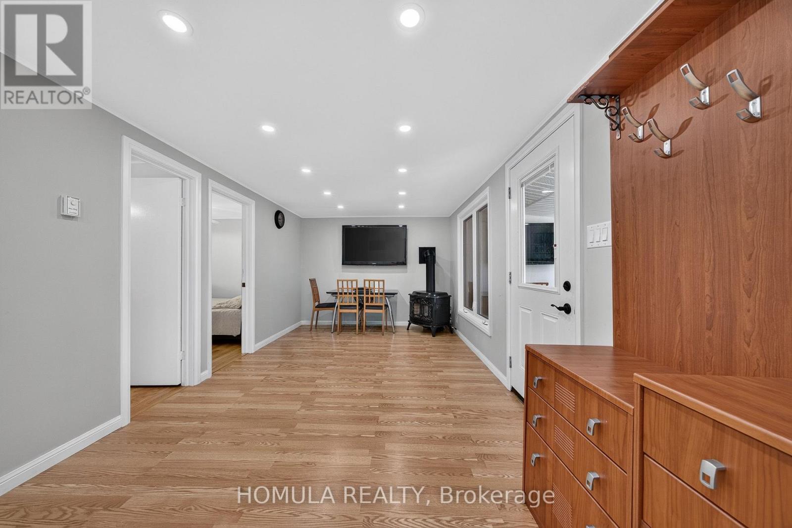 24 Riverside Drive Property Photo 15