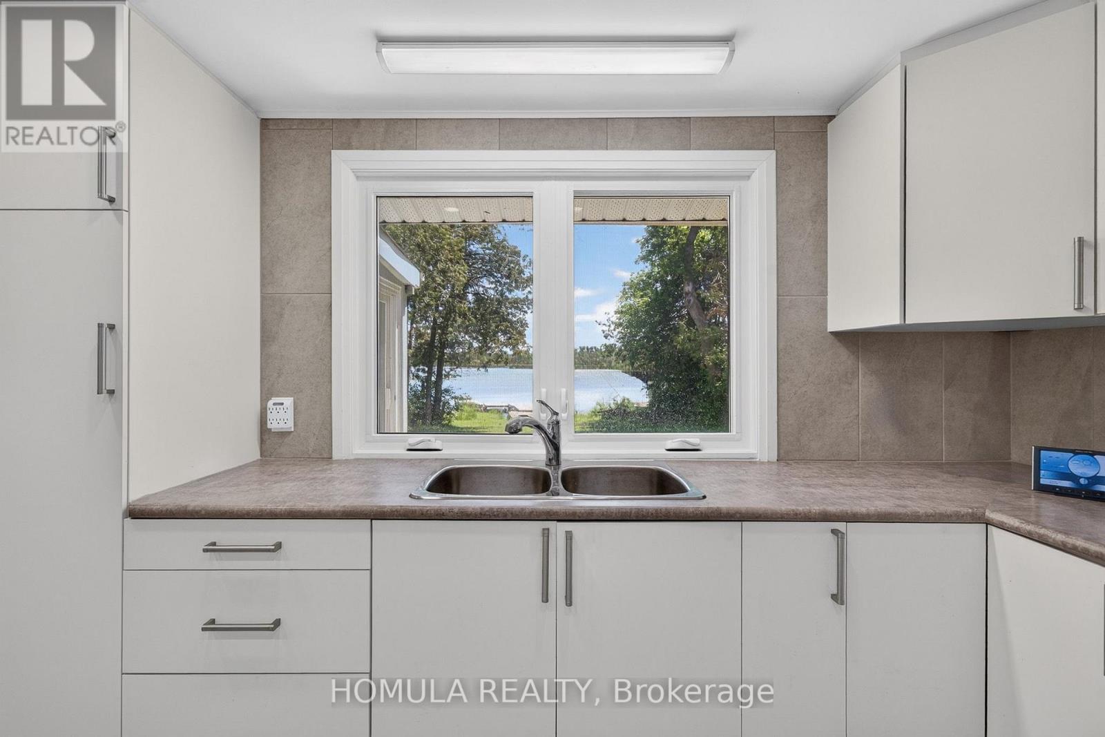 24 Riverside Drive Property Photo 18