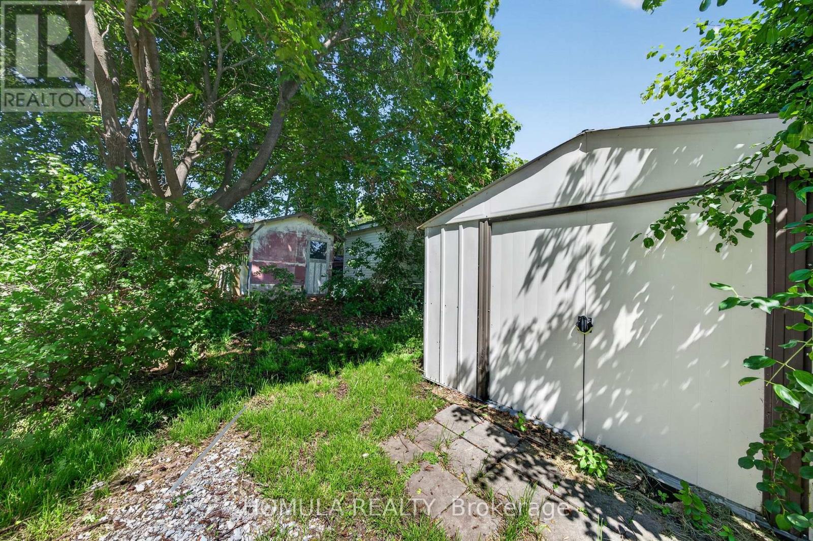 24 Riverside Drive Property Photo 31