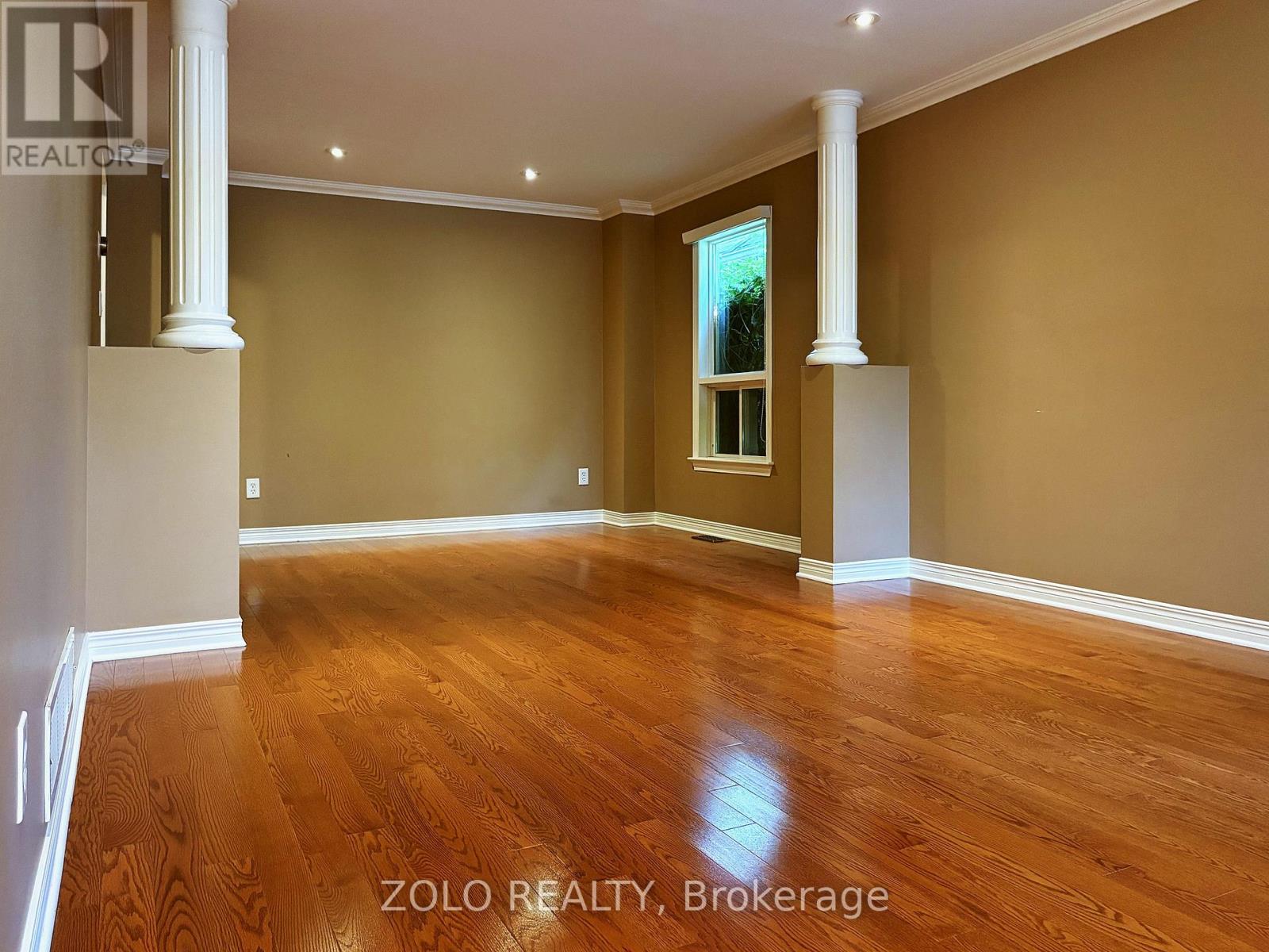 255 Stoneway Drive Property Photo 3