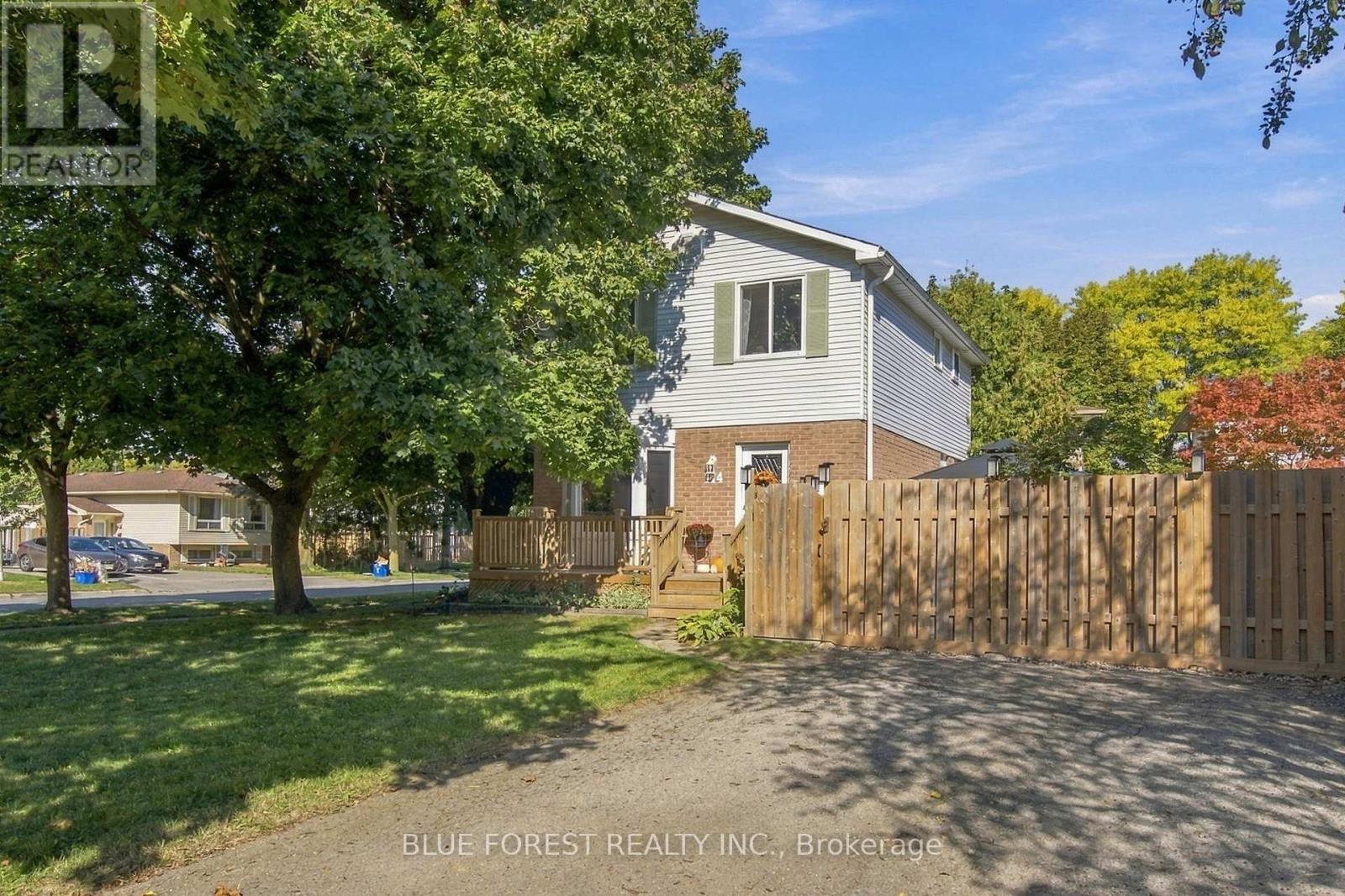 114 Hearthside Place Property Photo 1