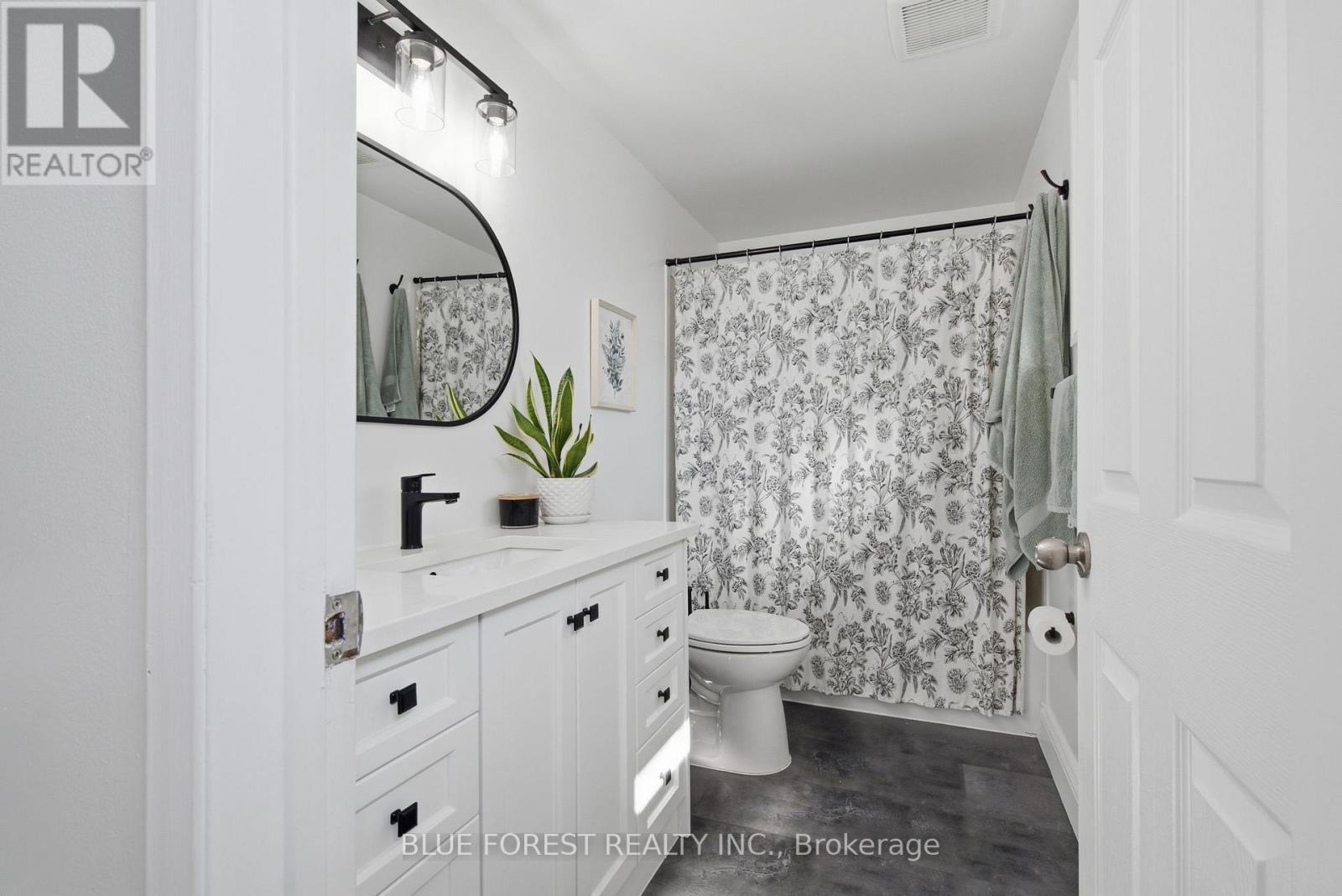 114 Hearthside Place Property Photo 26