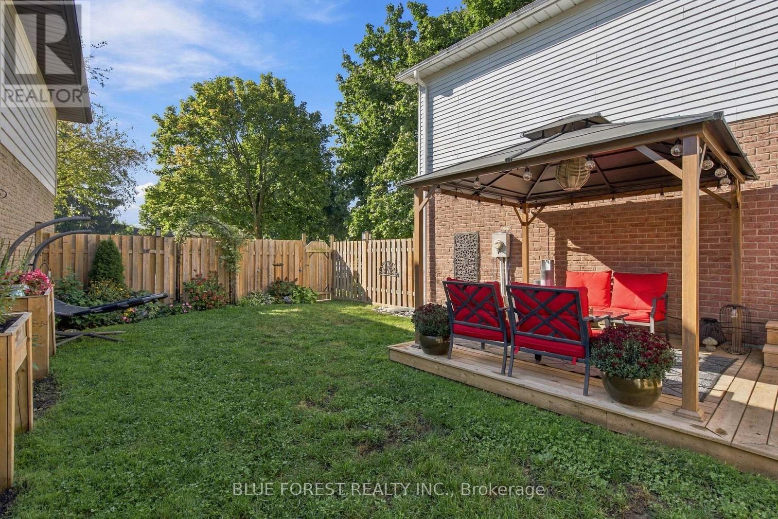 114 Hearthside Place Property Photo 32