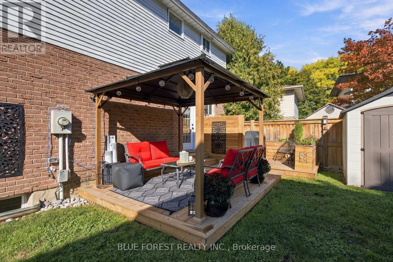114 Hearthside Place Property Photo 34