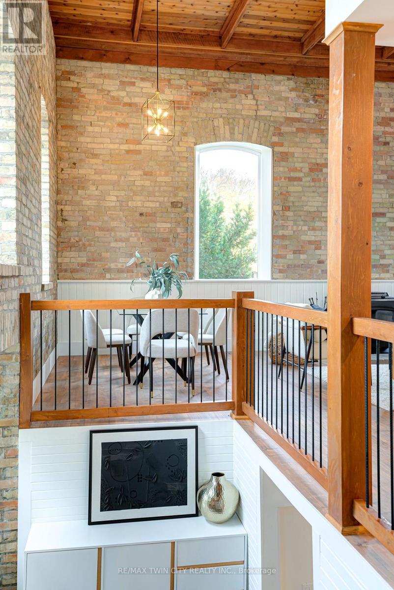 2653 Huron Road Property Photo 4