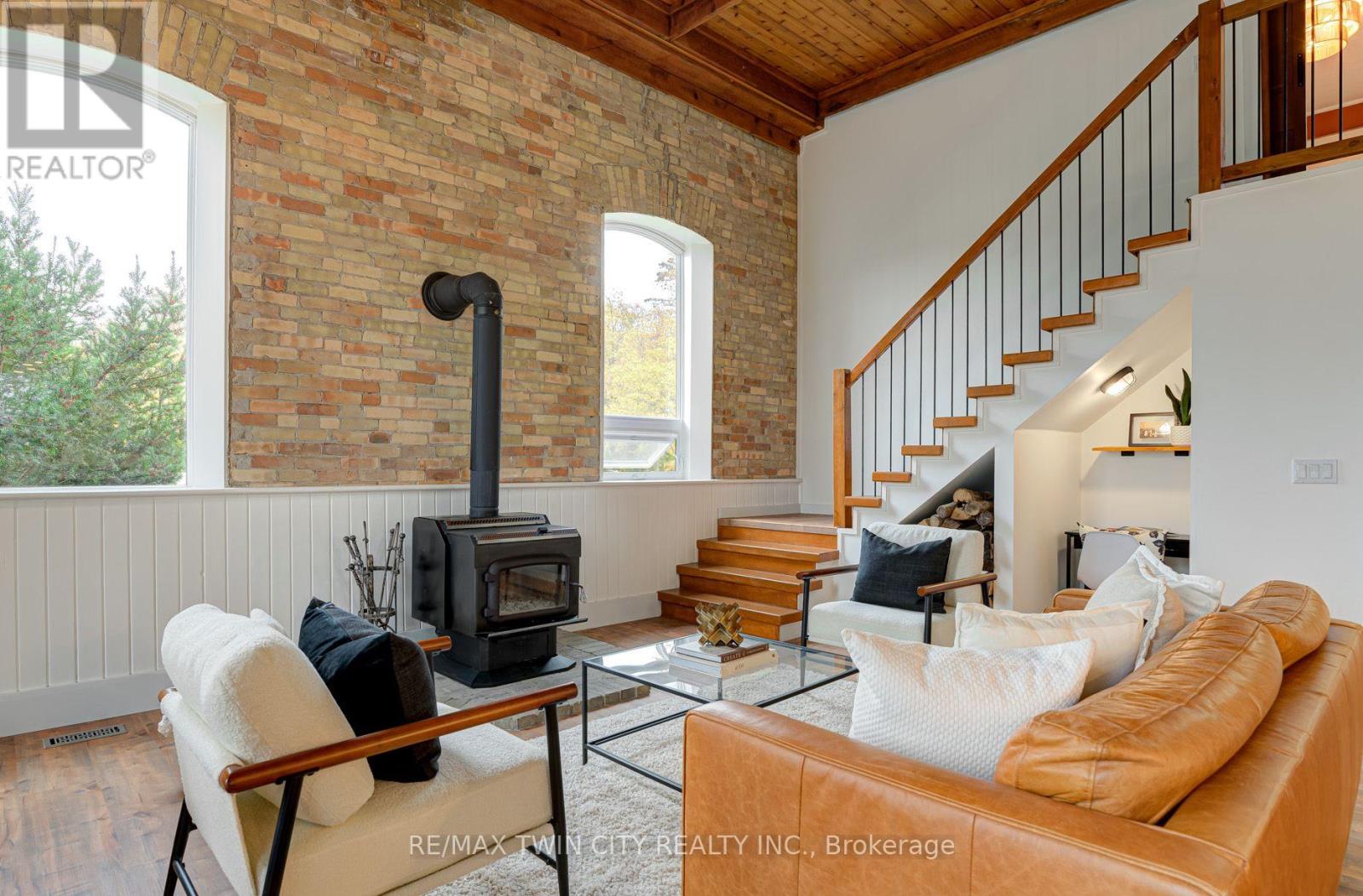 2653 Huron Road Property Photo 17