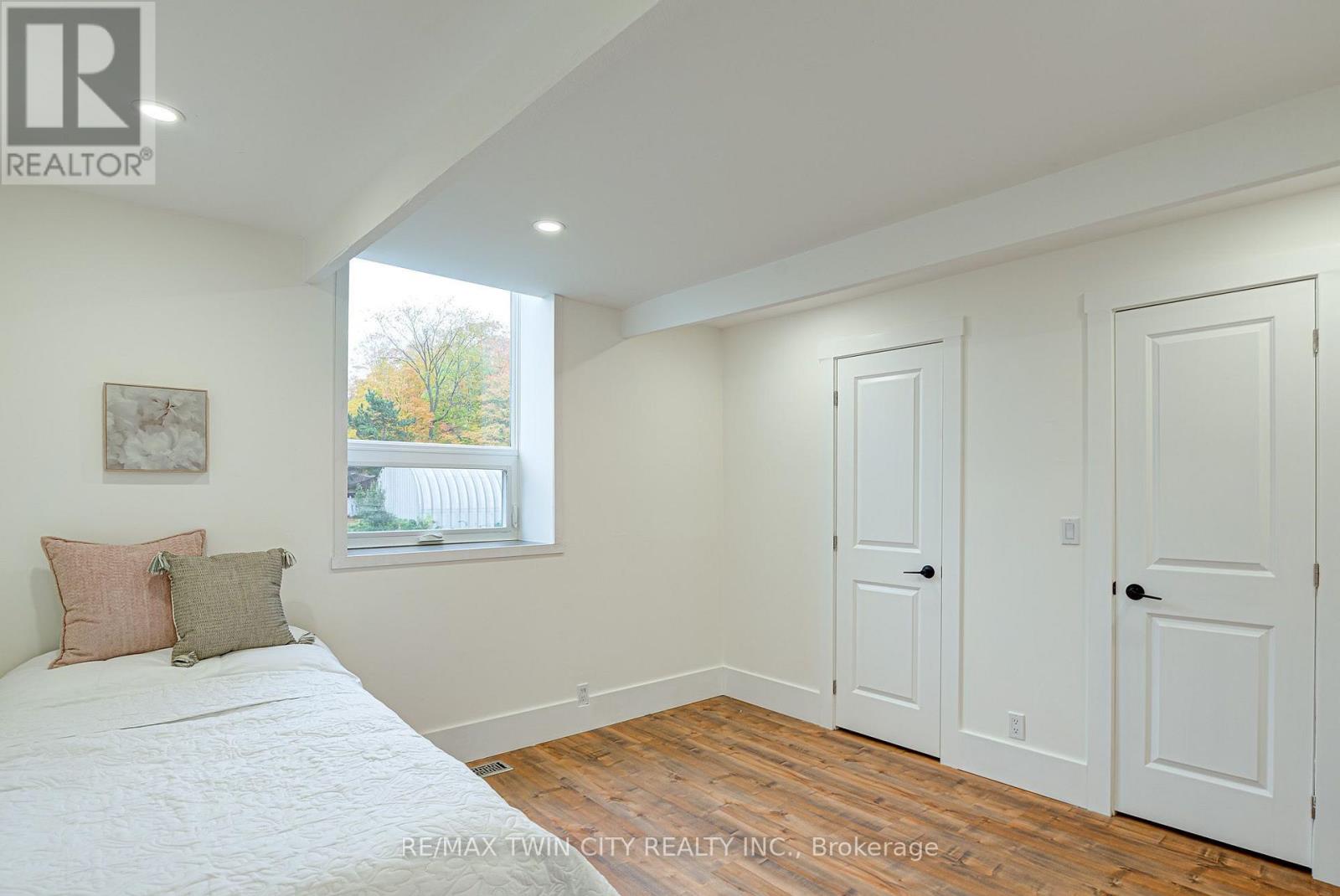 2653 Huron Road Property Photo 25