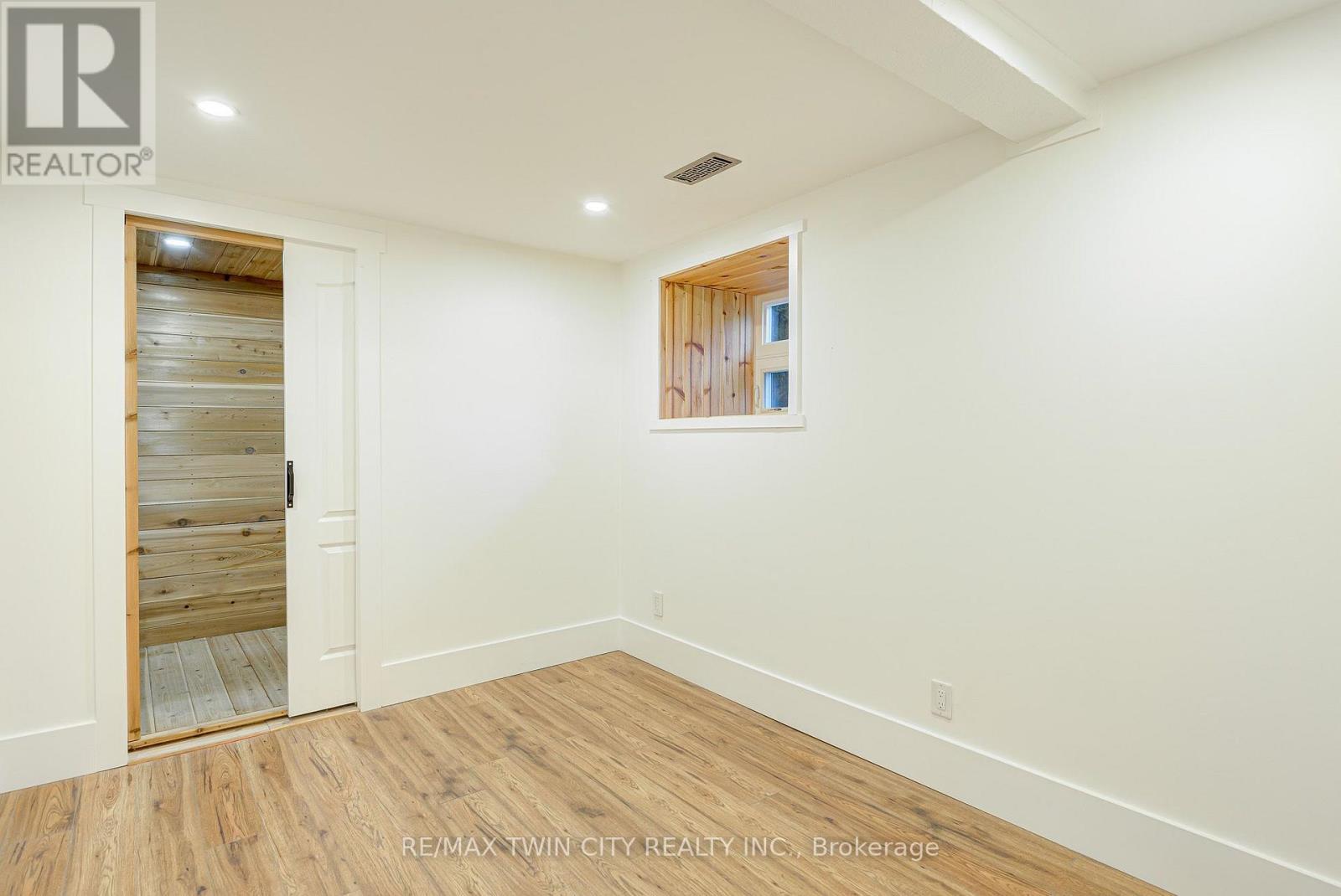 2653 Huron Road Property Photo 29