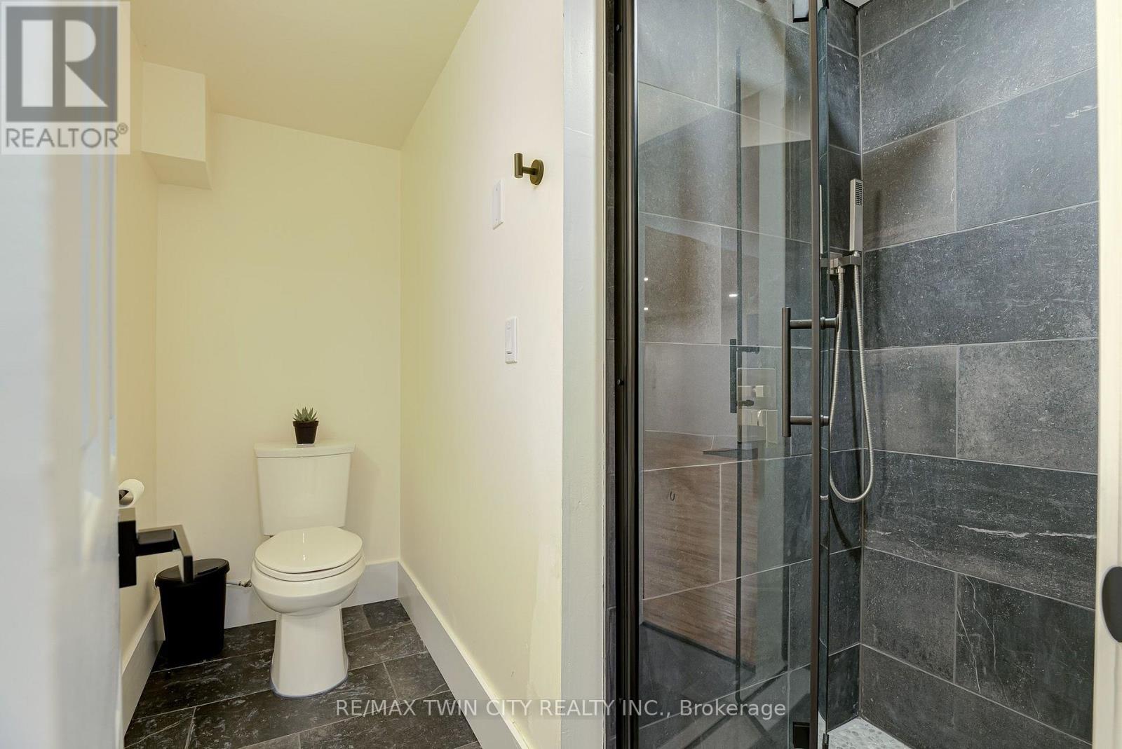 2653 Huron Road Property Photo 32