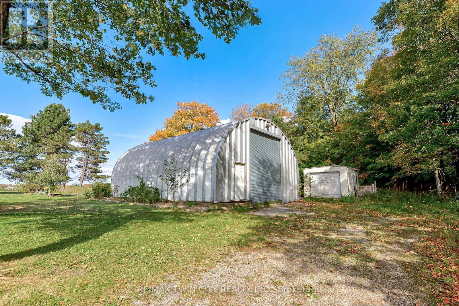 2653 Huron Road Property Photo 40