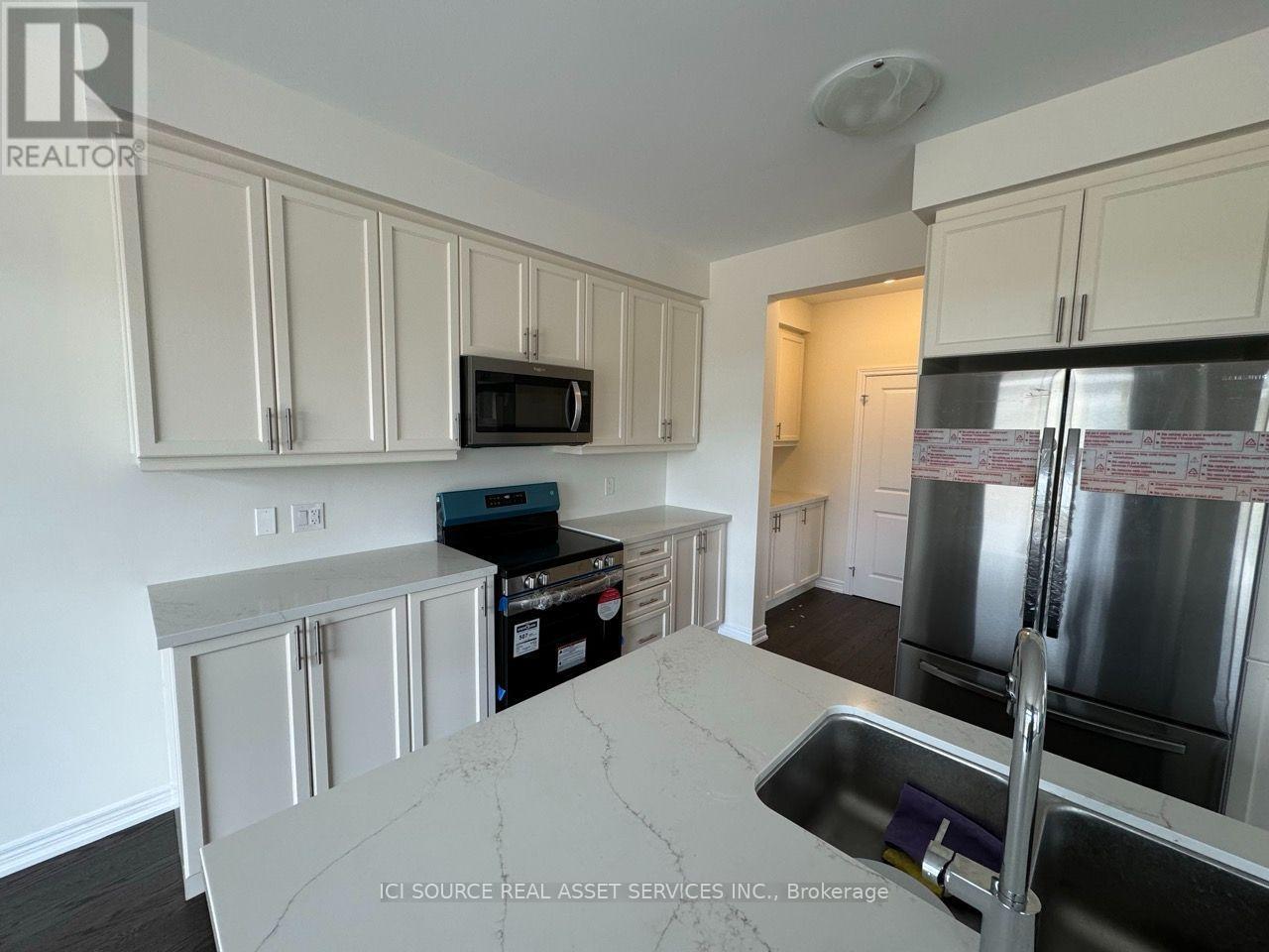 10 Guernsey Drive Property Photo 12