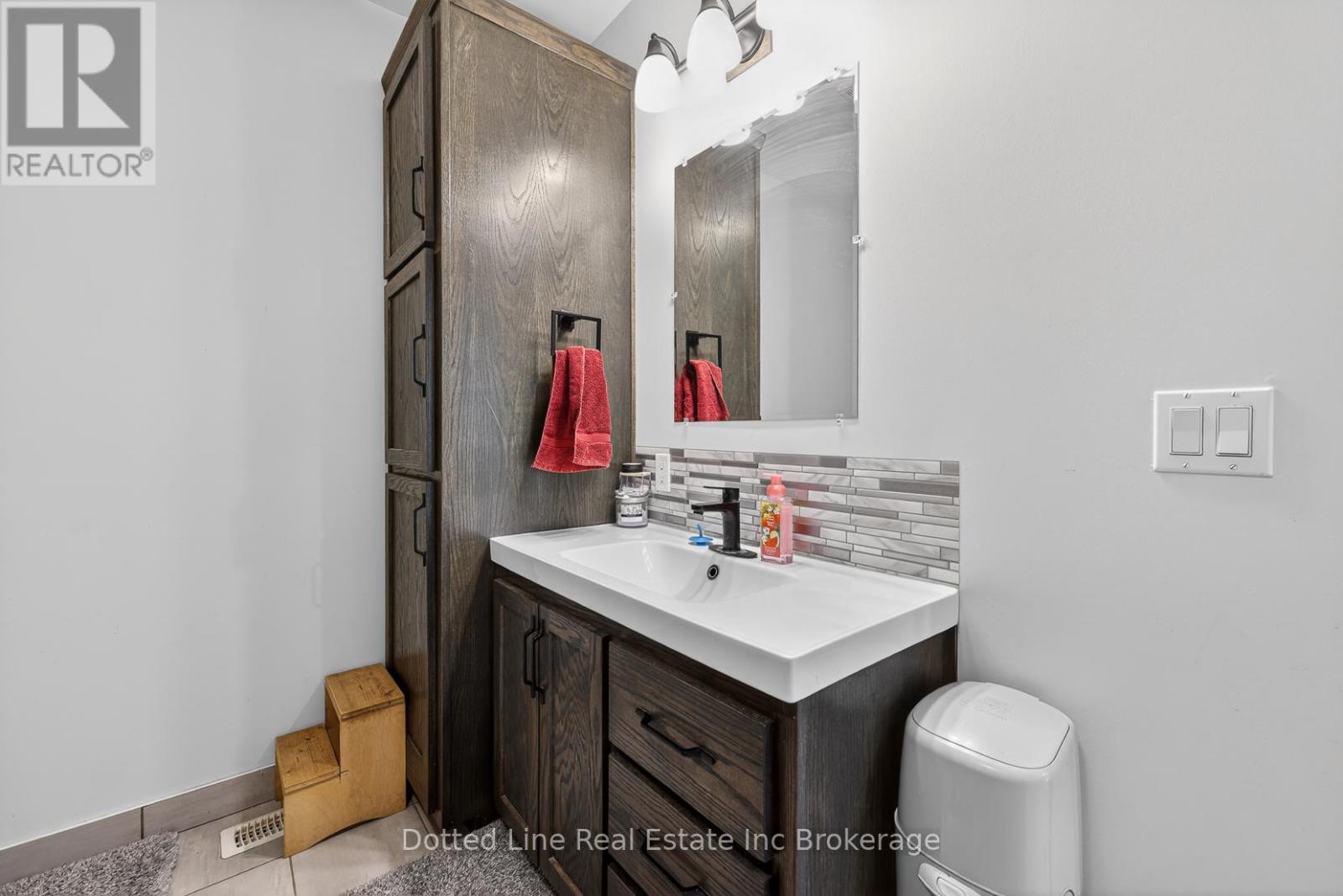 573 Norfolk County Rd 28 Road W Property Photo 25