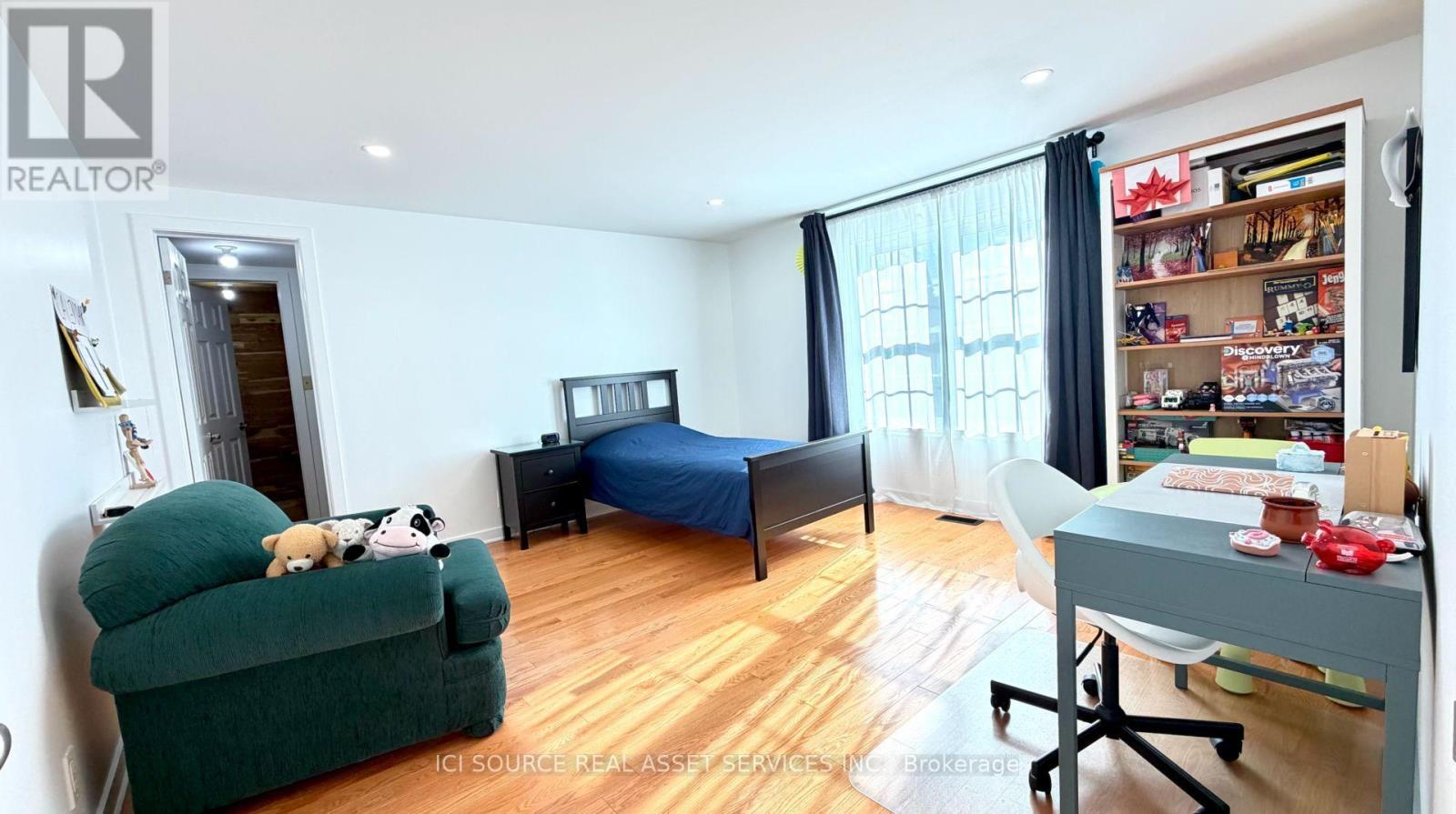 1920 Belvedere Crescent Property Photo 22