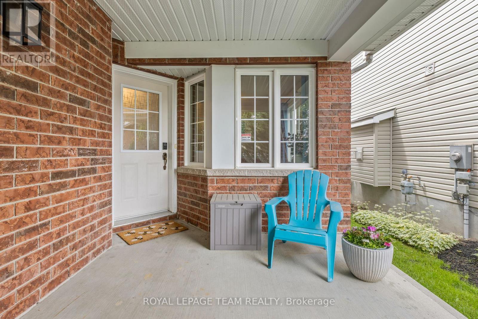 92 Wolff Crescent Property Photo 3