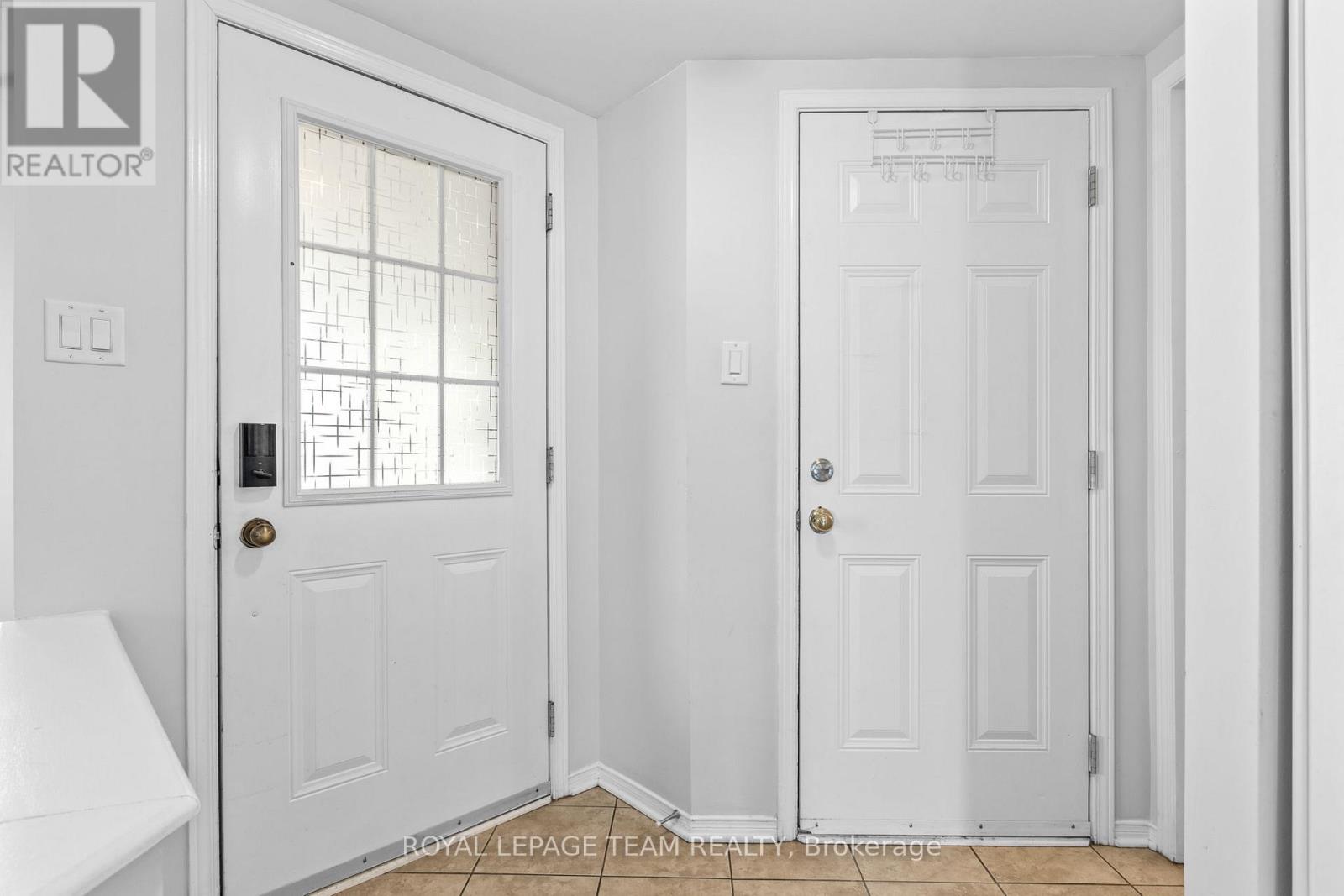 92 Wolff Crescent Property Photo 14