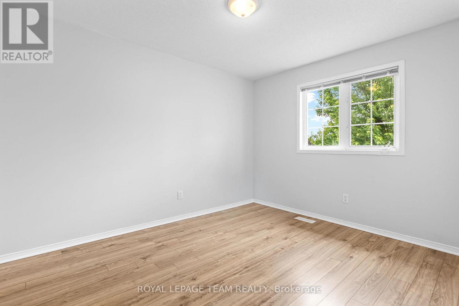 92 Wolff Crescent Property Photo 24