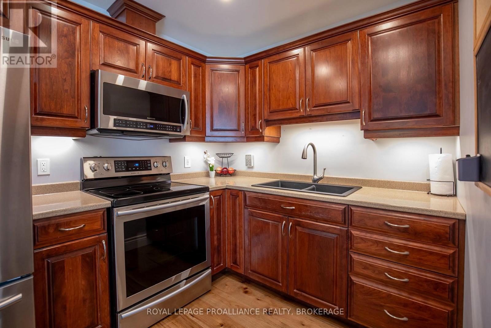 75 Scott Street Property Photo 7