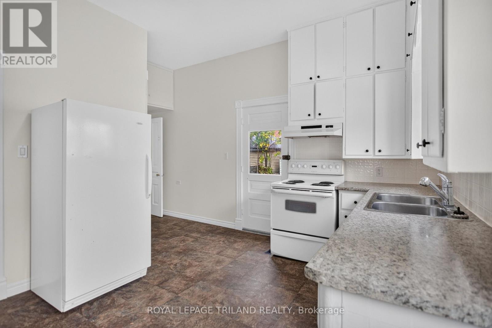 2.5 Antrim Street Property Photo 13