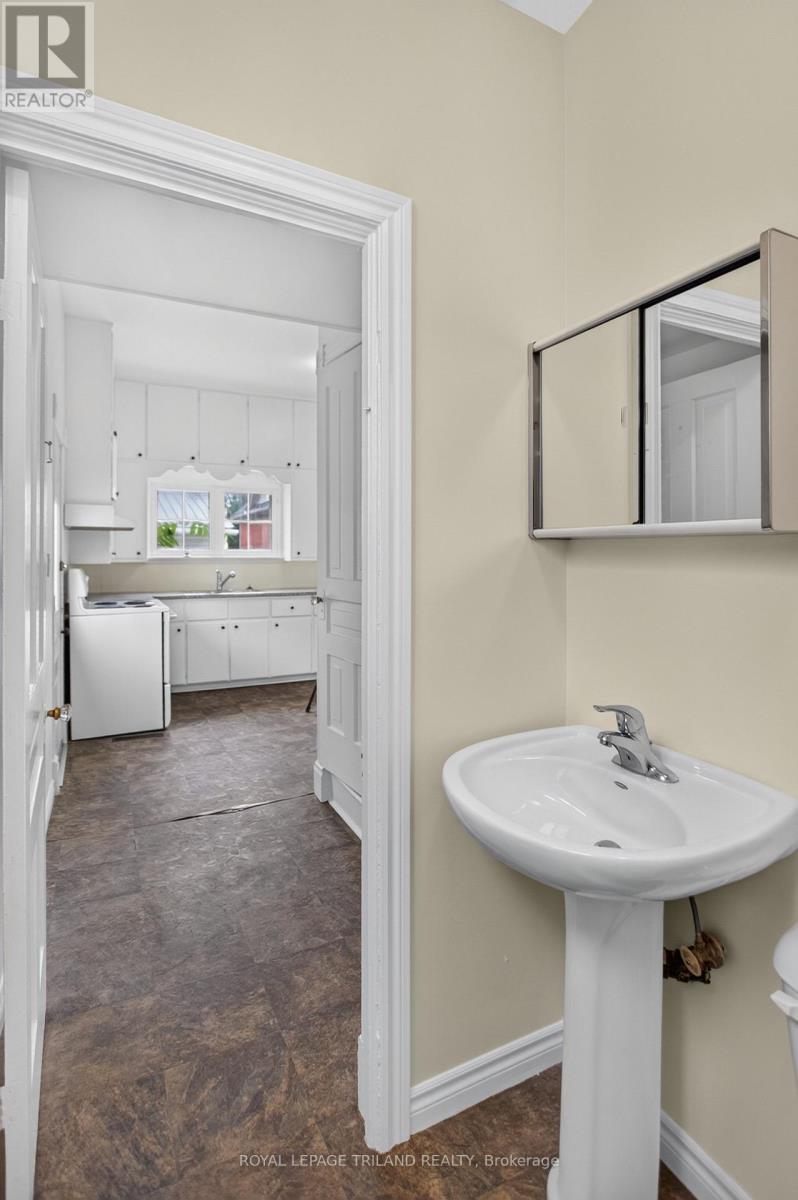 2.5 Antrim Street Property Photo 16