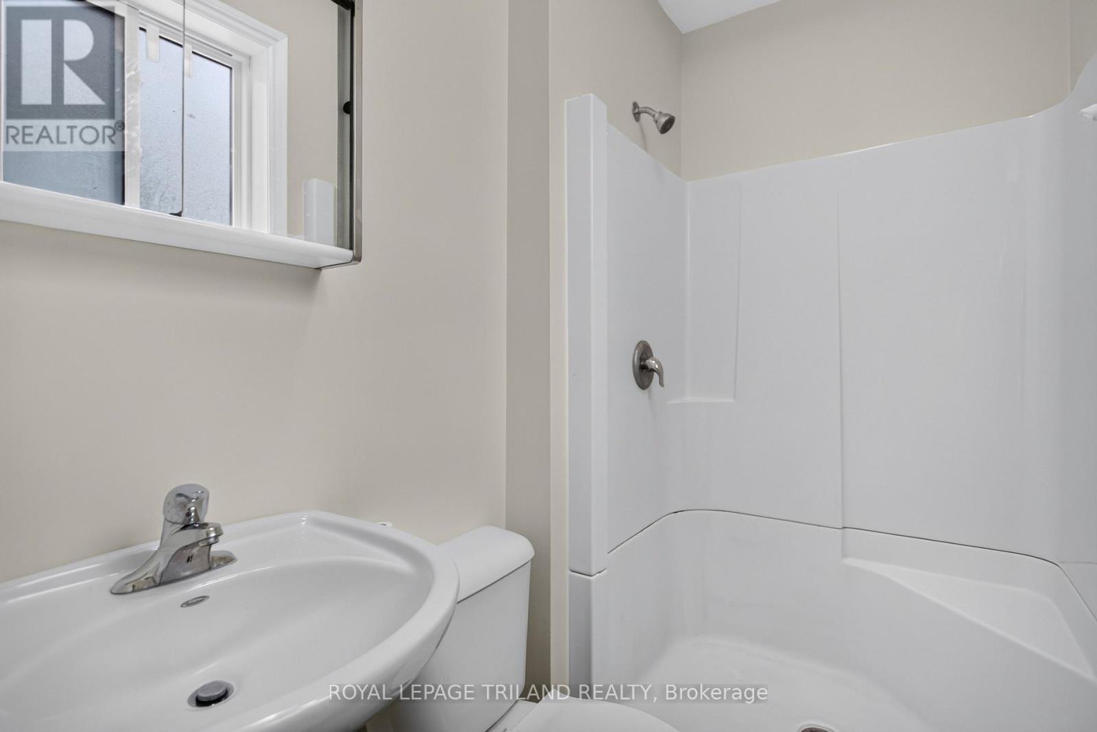 2.5 Antrim Street Property Photo 17