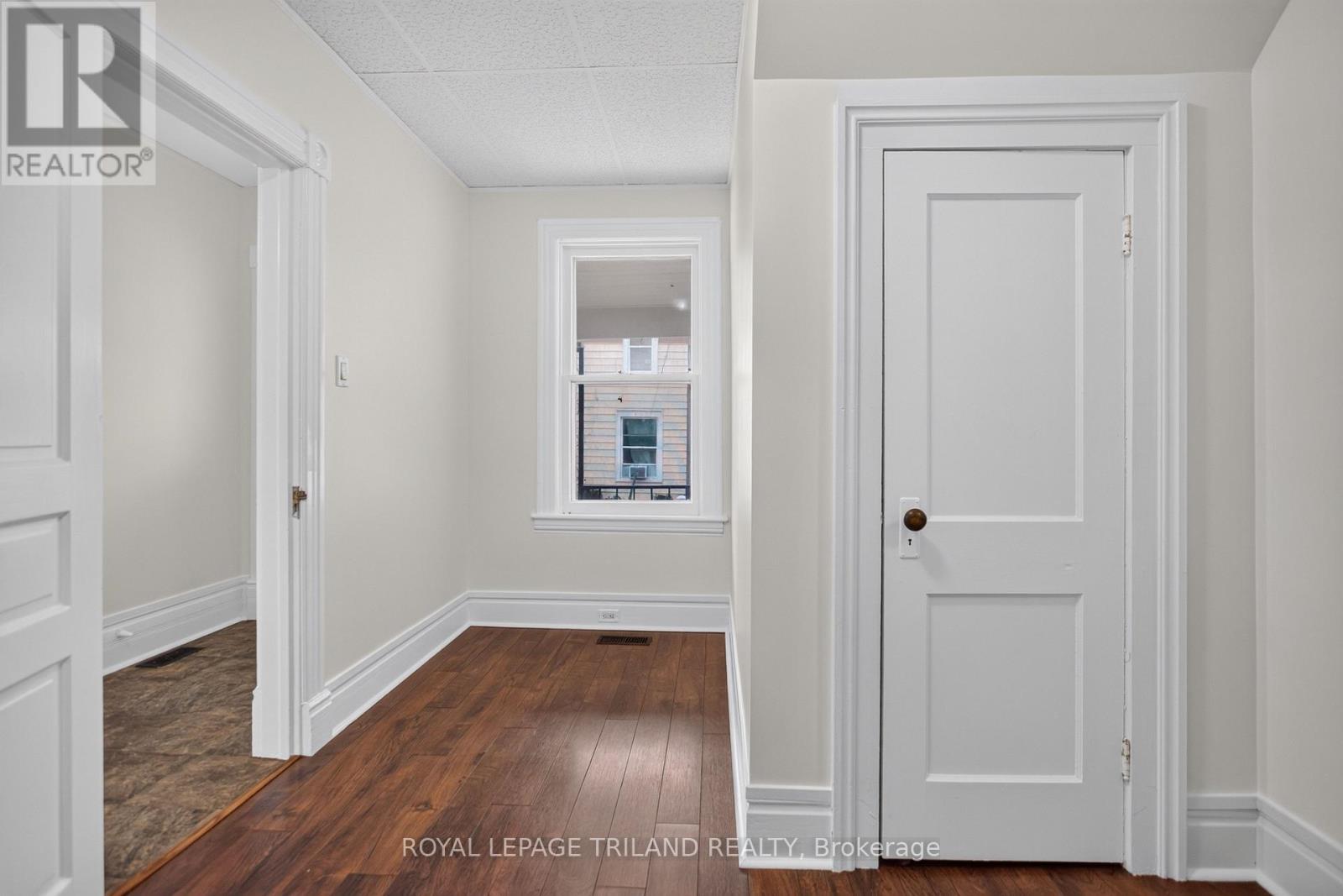 2.5 Antrim Street Property Photo 20
