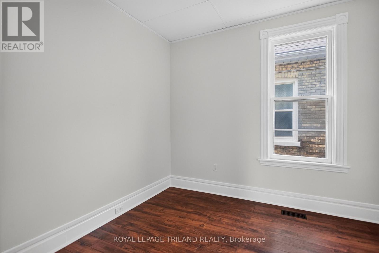 2.5 Antrim Street Property Photo 22