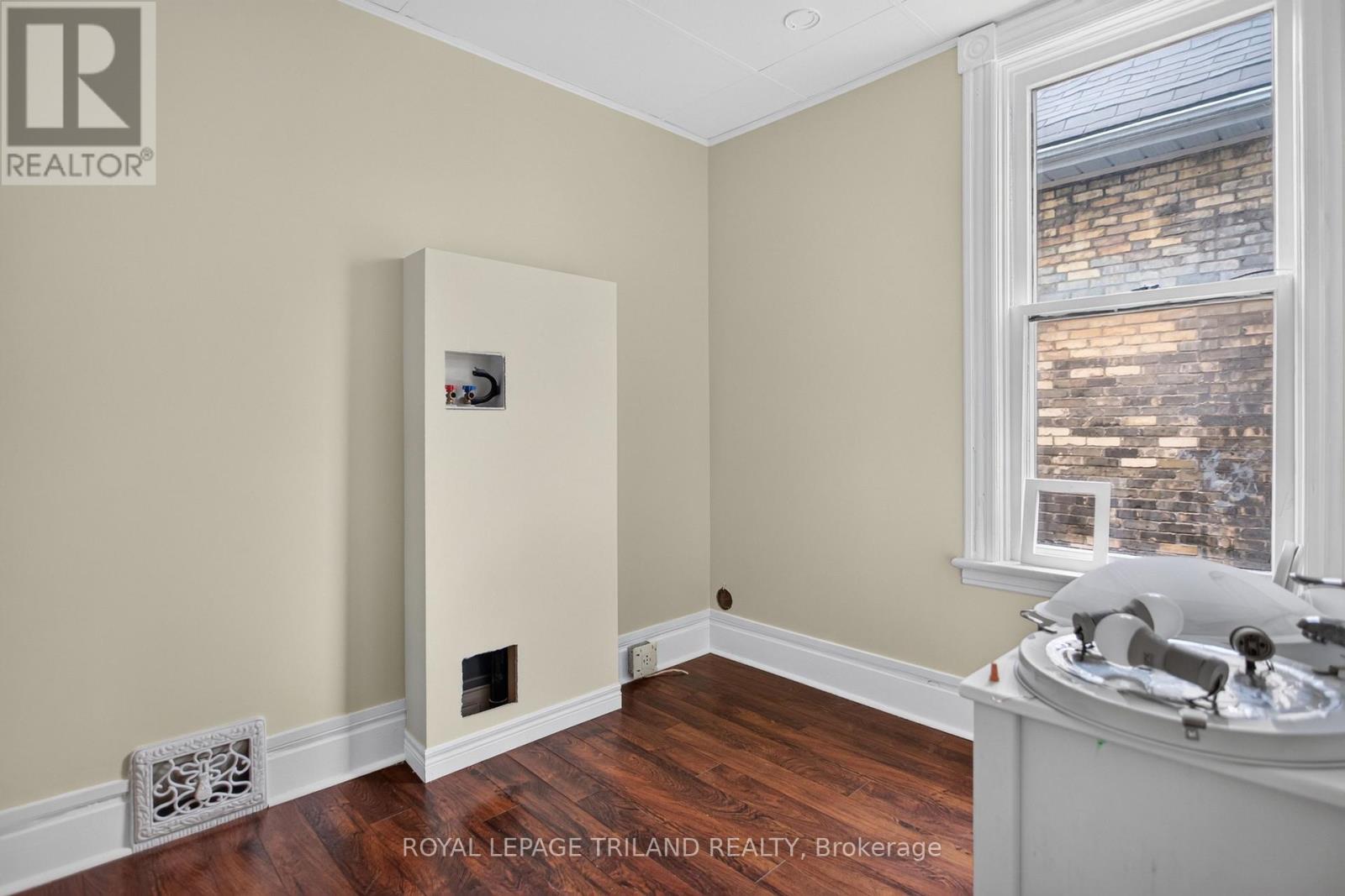 2.5 Antrim Street Property Photo 26